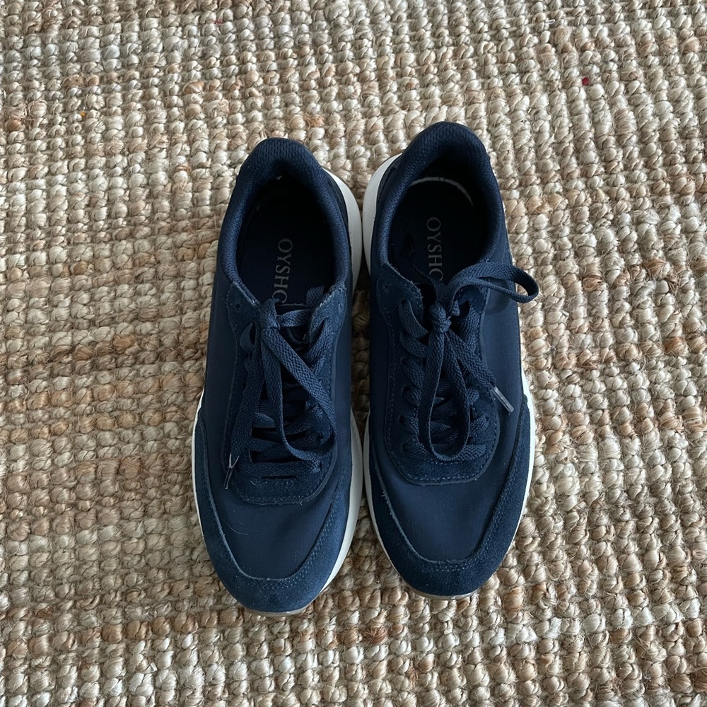 [Oysho] blue sneakers